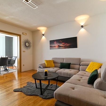 Apartmani Cesarica Трогир Экстерьер фото