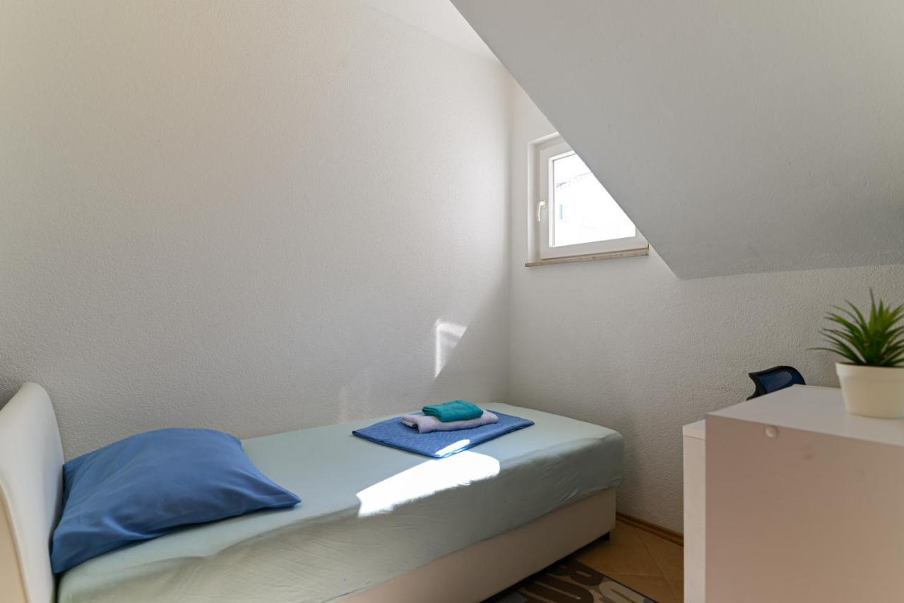 Apartmani Cesarica Трогир Экстерьер фото