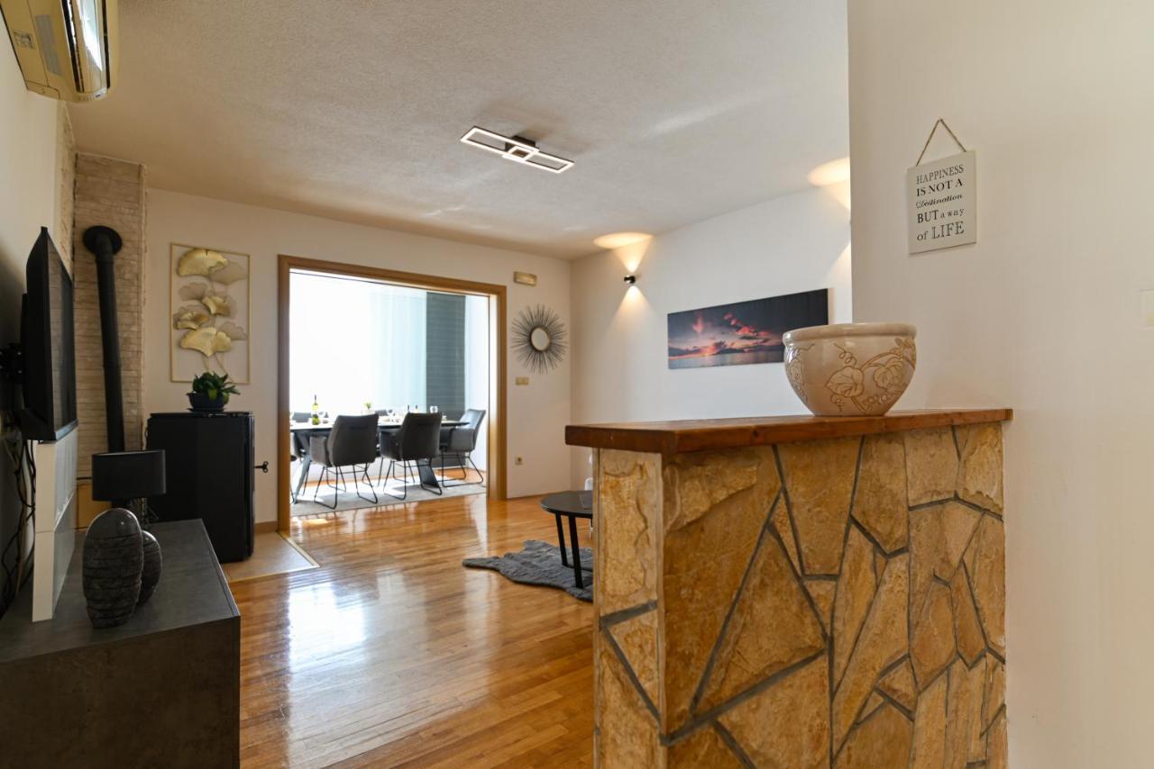 Apartmani Cesarica Трогир Экстерьер фото