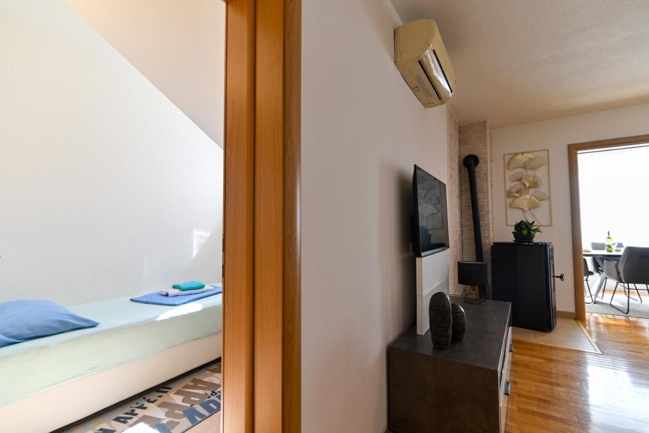Apartmani Cesarica Трогир Экстерьер фото