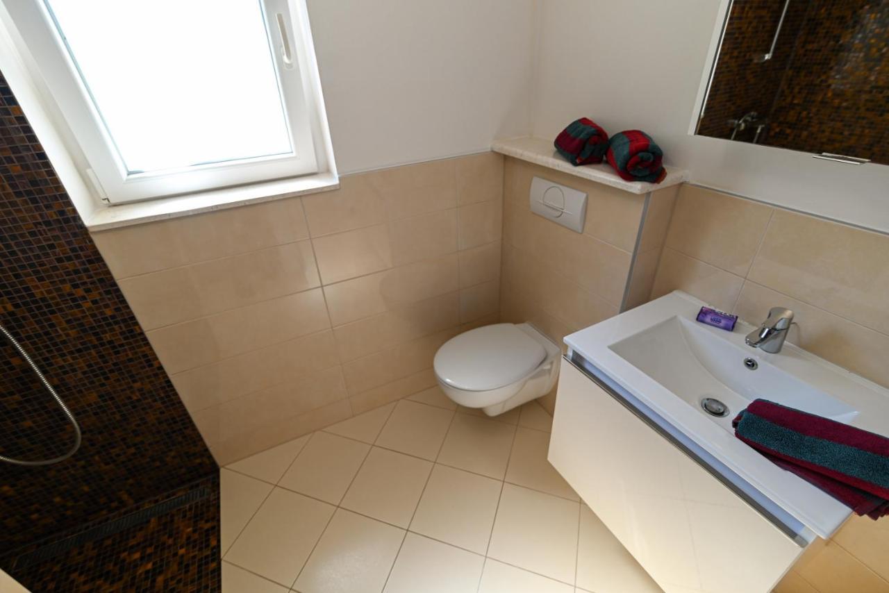 Apartmani Cesarica Трогир Экстерьер фото