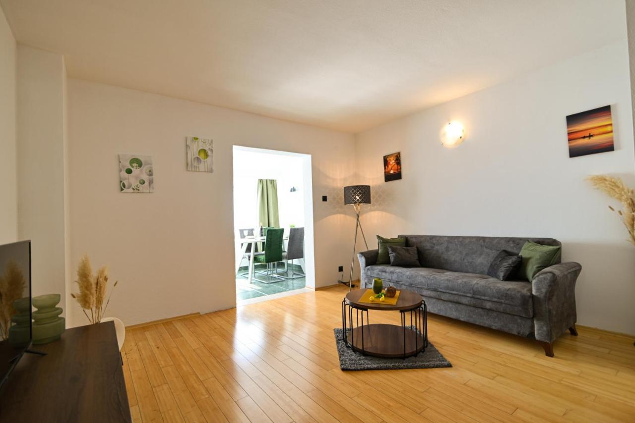 Apartmani Cesarica Трогир Экстерьер фото
