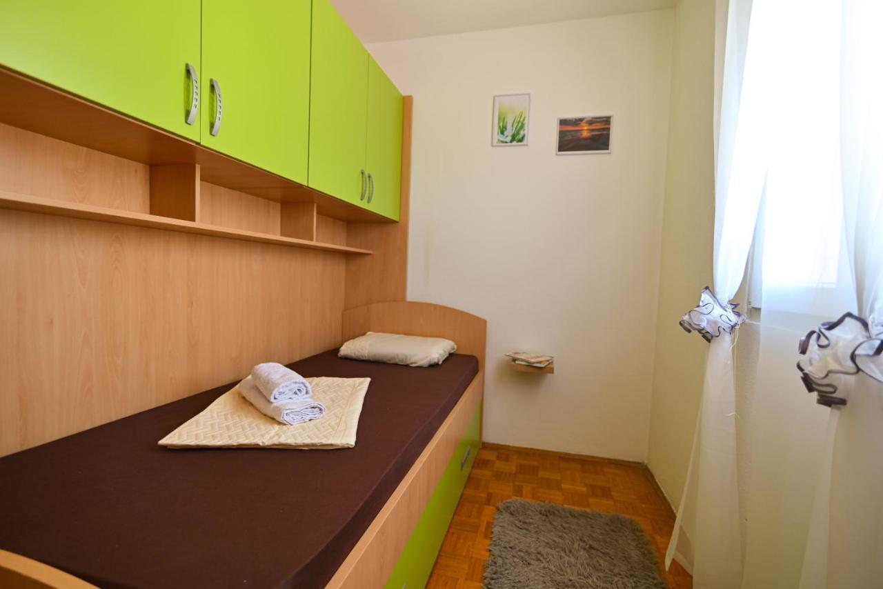 Apartmani Cesarica Трогир Экстерьер фото