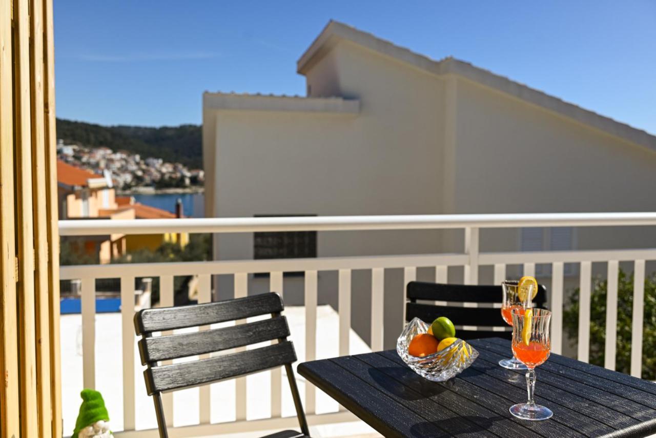 Apartmani Cesarica Трогир Экстерьер фото