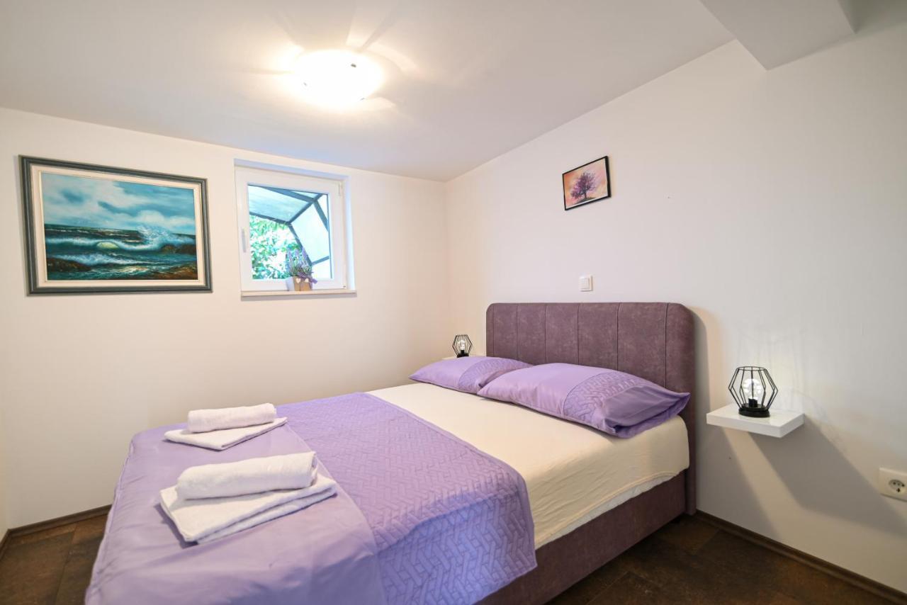 Apartmani Cesarica Трогир Экстерьер фото