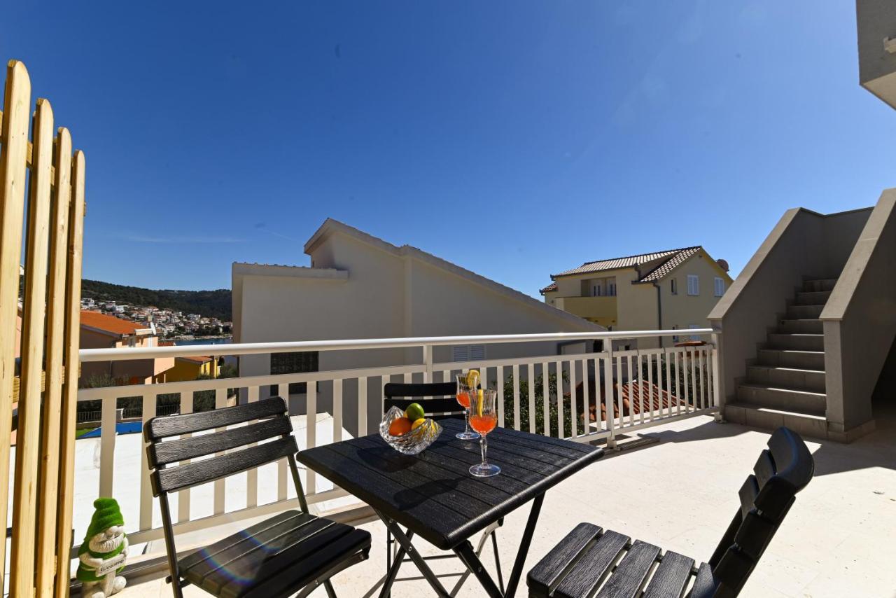 Apartmani Cesarica Трогир Экстерьер фото