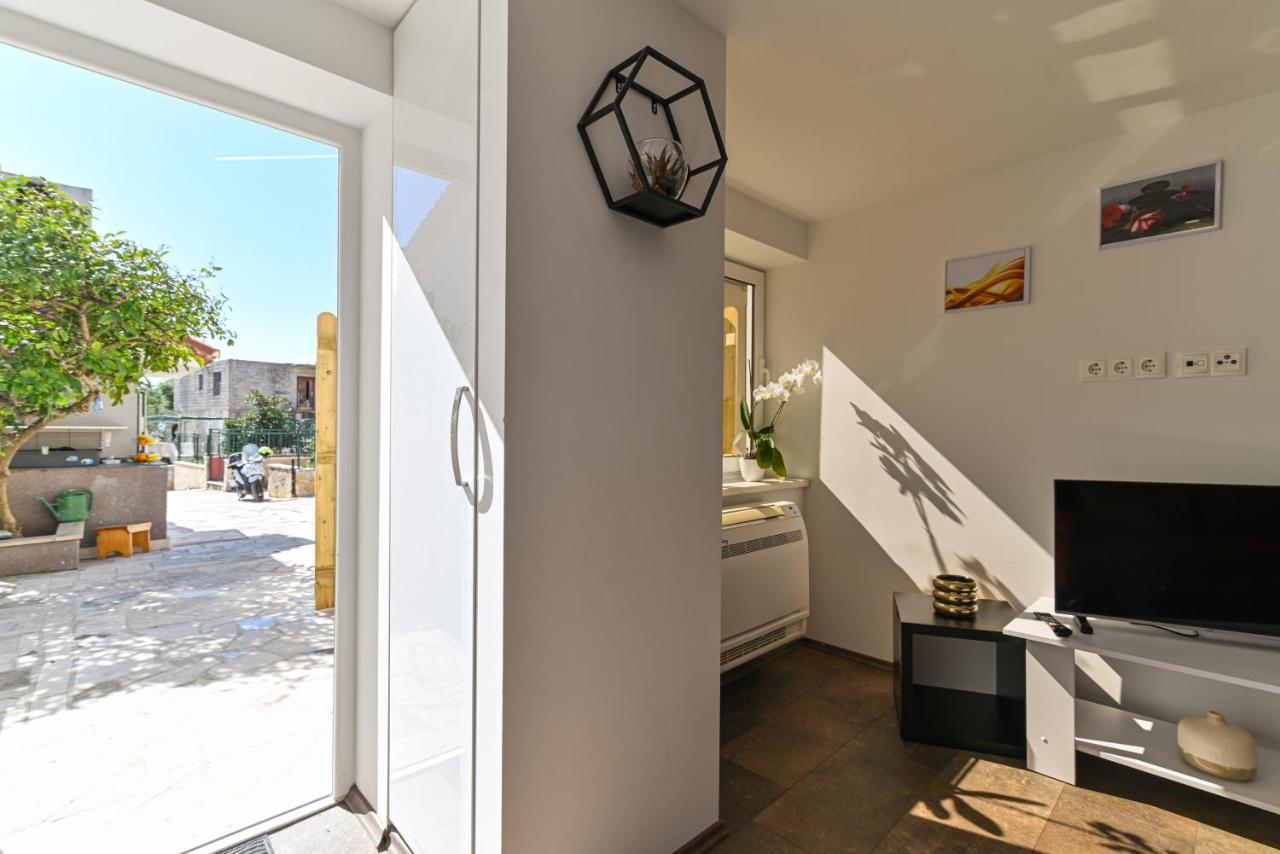 Apartmani Cesarica Трогир Экстерьер фото